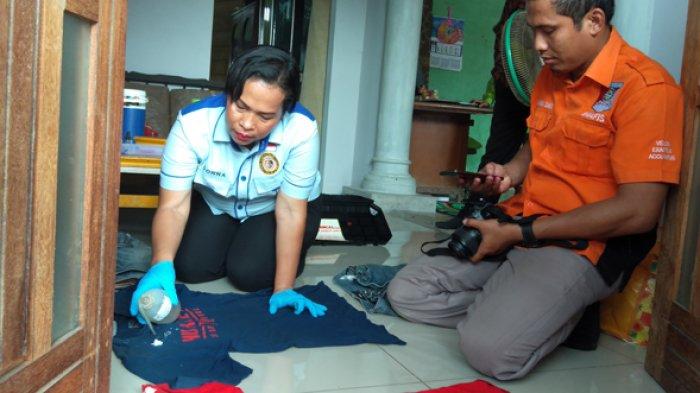 Tim Puslabfor olah TKP