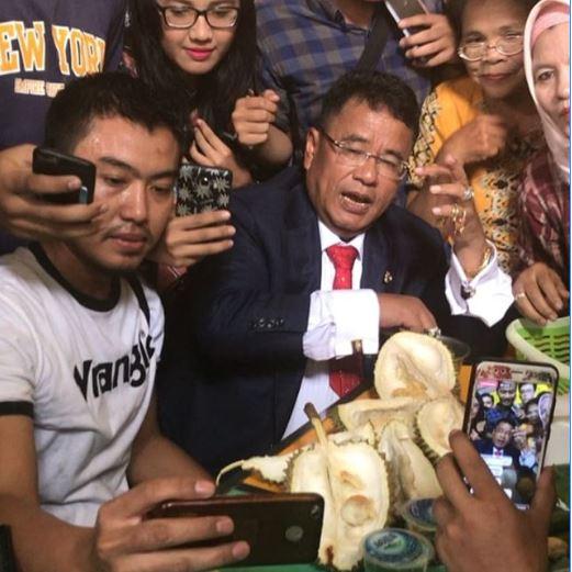hotman paris jumpa fans di medan