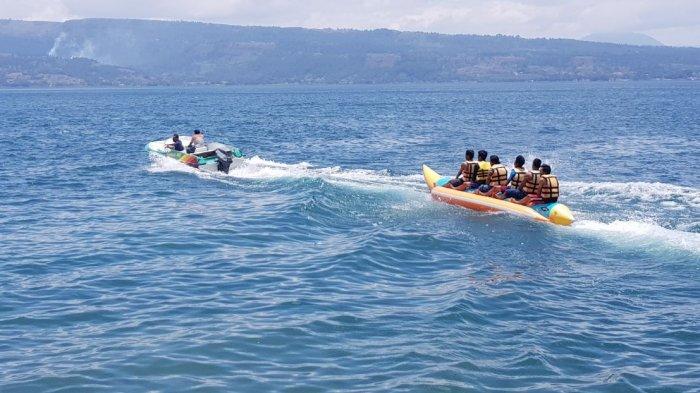 banana boat di danau toba