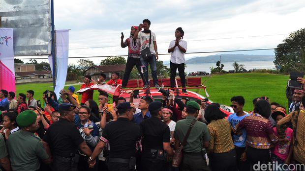 Pesona Danau Toba Balige