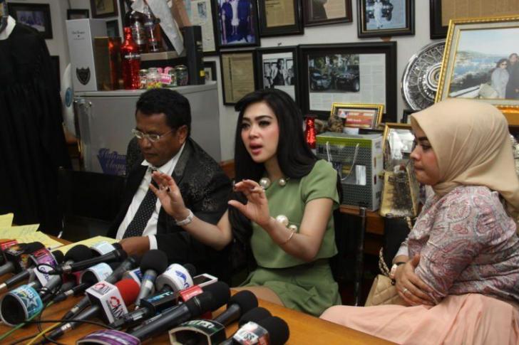 hotman paris hutapea dan syahrini