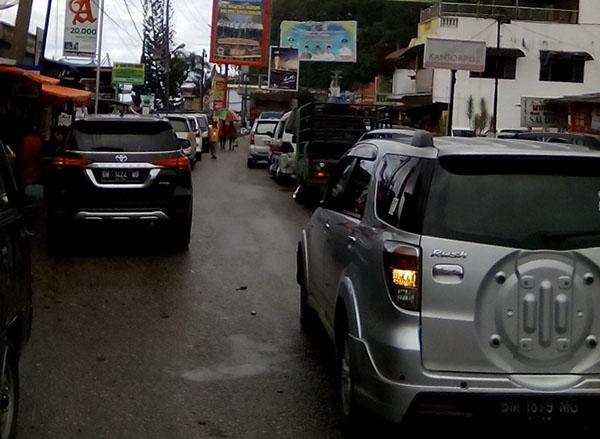 Parkir kota Parapat