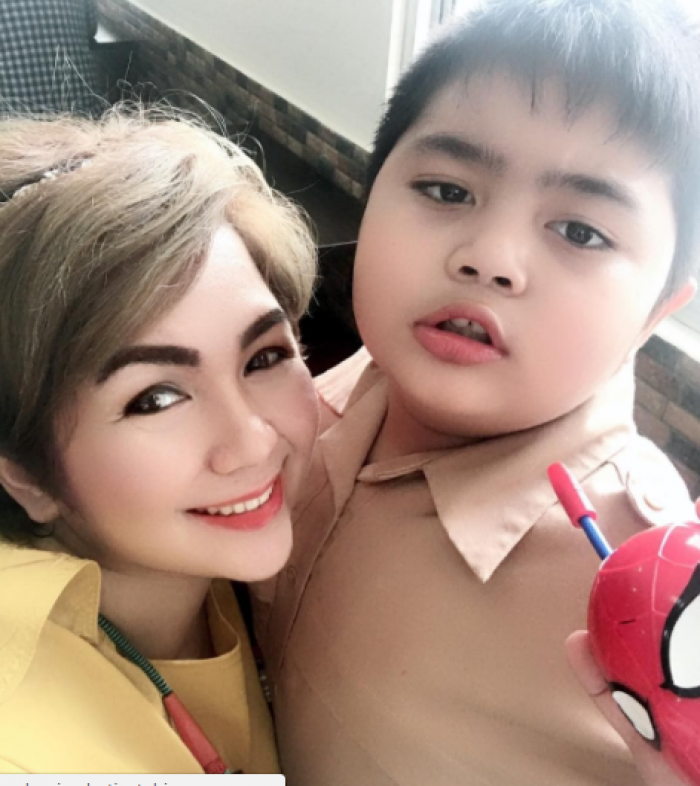 joy tobing bersama putranya