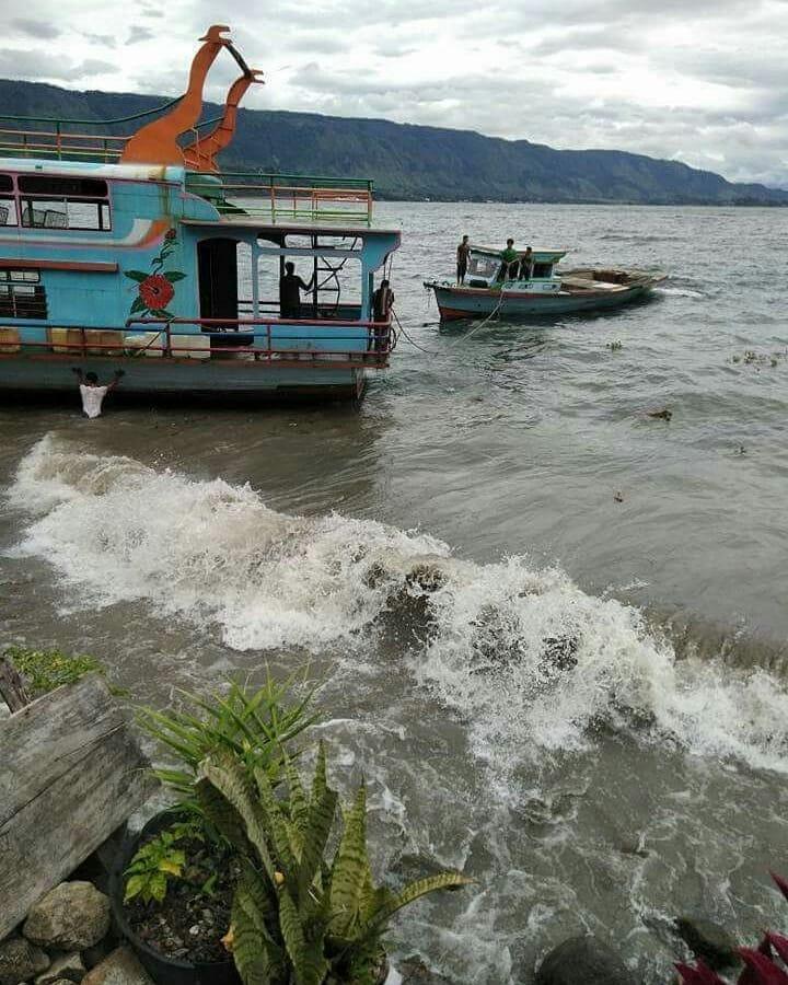 km roma terdampar di danau toba
