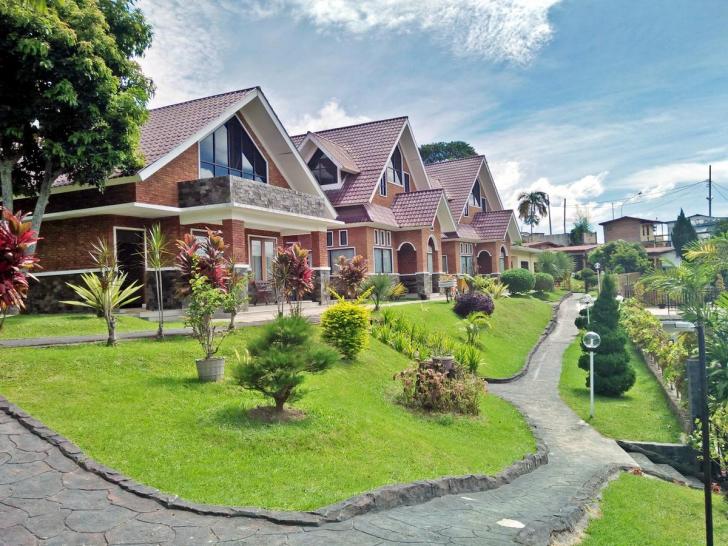 Family room hotel Inna Parapat