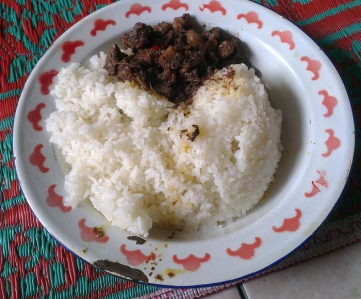 saksang babi balige