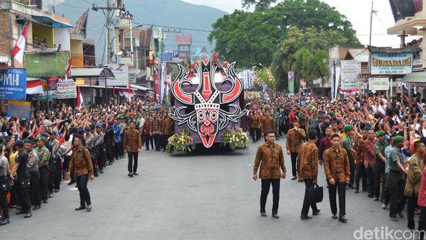Pesona Danau Toba Balige