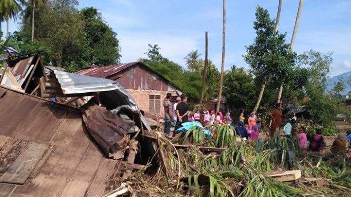 rumah hanyut akibat banjir bandang