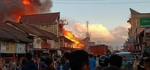 kebakaran 25 unit rumah di doloksanggul