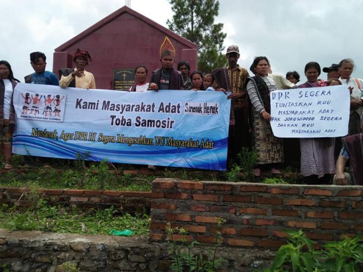 masyarakat adat samosir