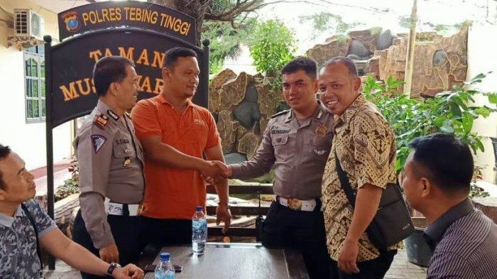 Polantas Pemukul Supir Ambulans