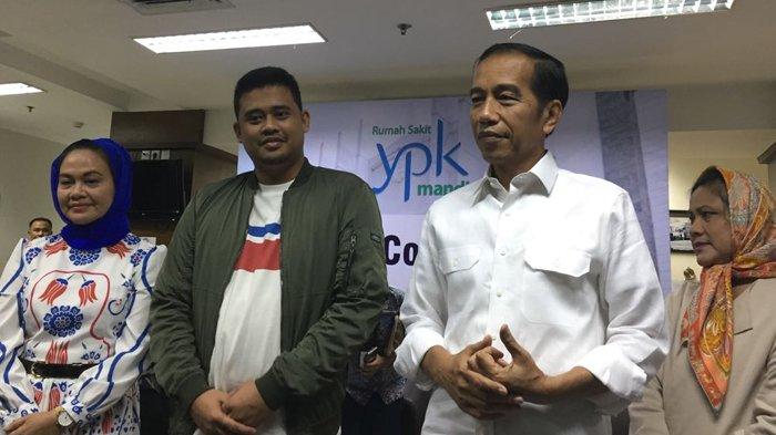 jokowi bersama bobby nasution saat kahiyang ayu melahrikan