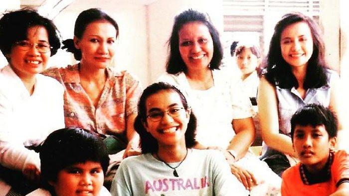 Ratna Sarumpaet semasa muda