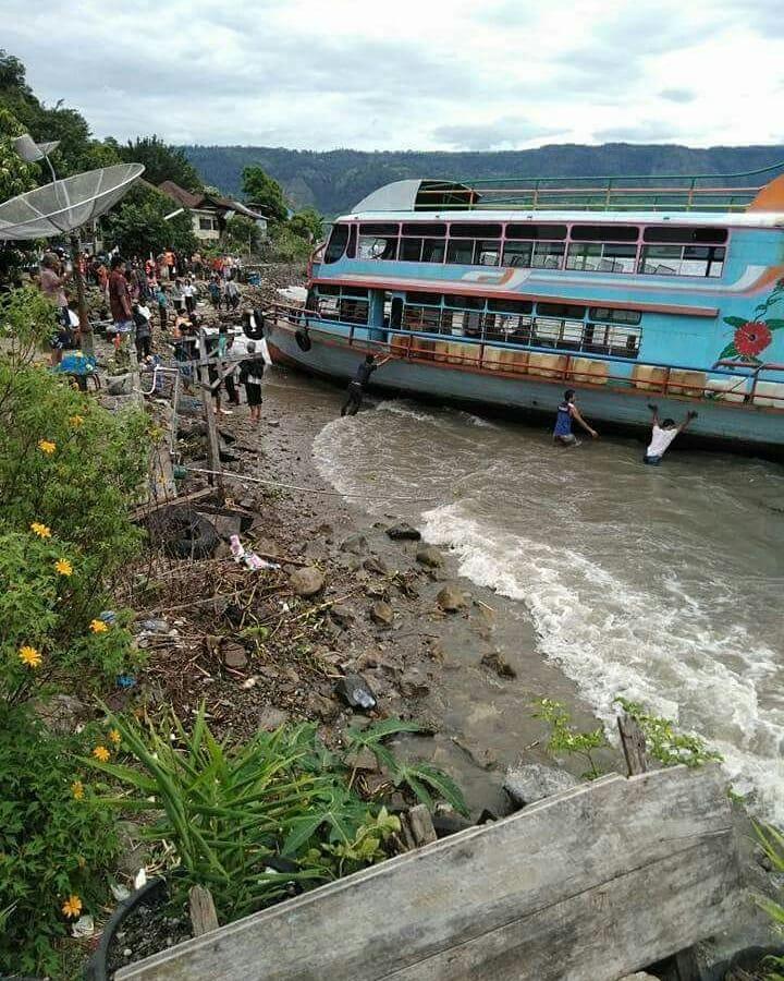 km roma terdampar di danau toba
