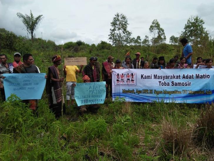 masyarakat adat samosir