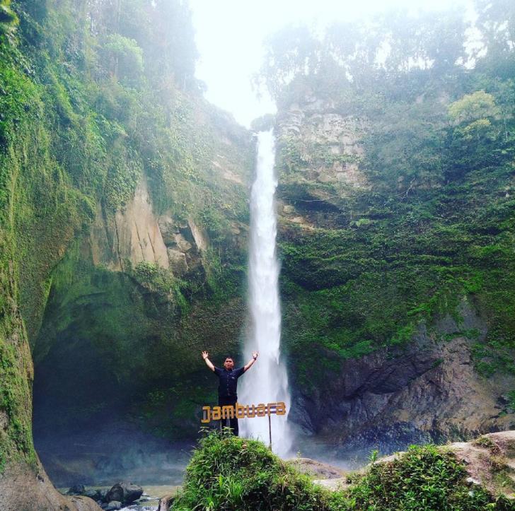 air terjun jambuara
