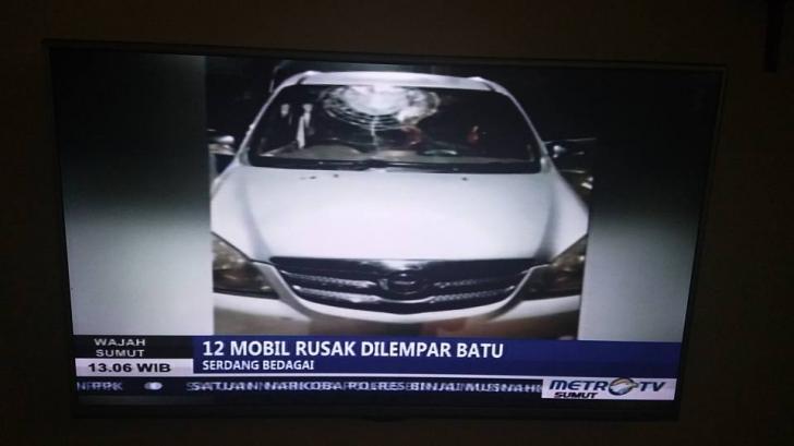 salah satu mobil korban pelemparan di tol kualanamu