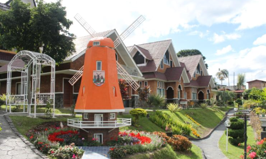 Kincir angin hotel Inna Parapat