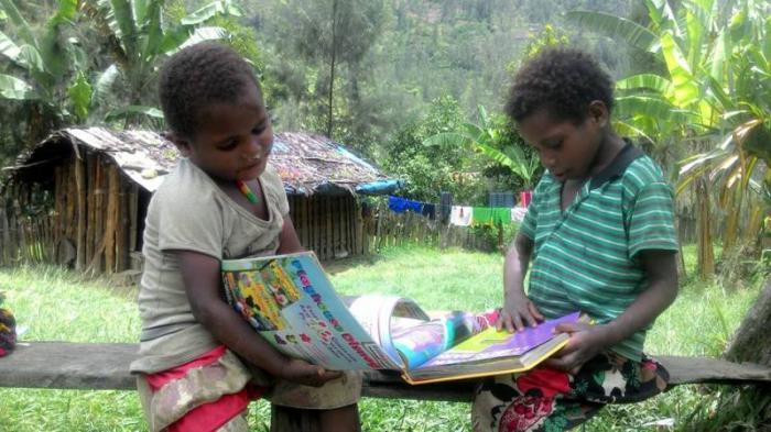 Ini juga anak bangsa yang butuh bacaan (foto: Kristina)