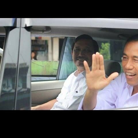 joko widodo kunjungi danau toba